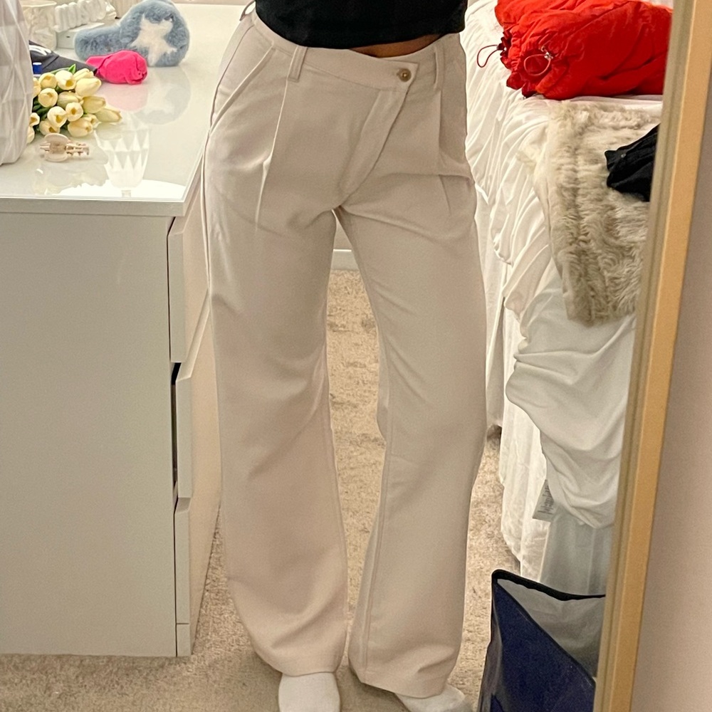 Abercrombie cream trousers (size 26L)